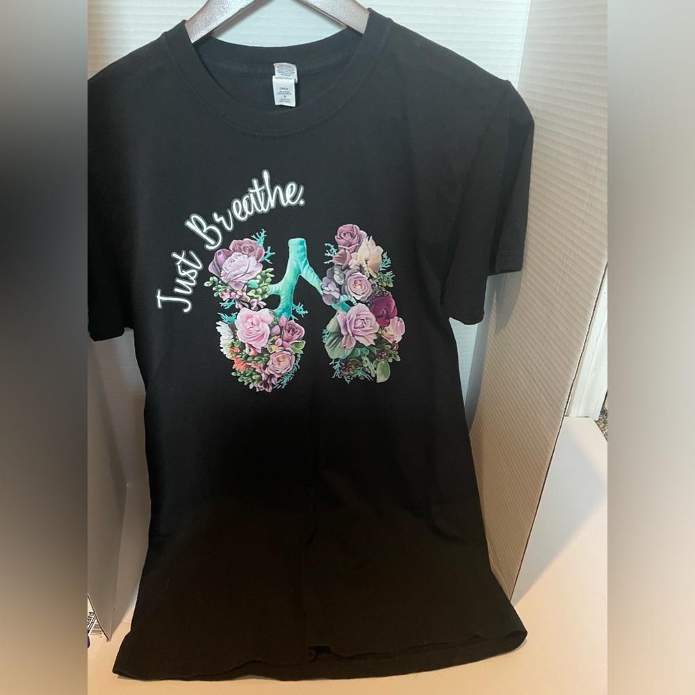Women’s M &O Gold inspiring Ivy just breathe black short sleeve T-shirt-small